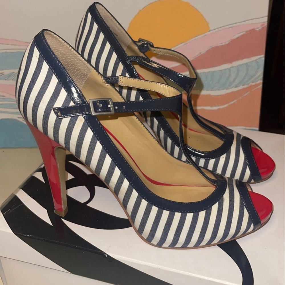 Women’s Nine West t-strap heels